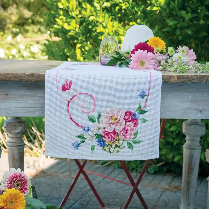 Aggiungi al carrello - Kit runner da ricamare Vervaco mazzo di fiori classici