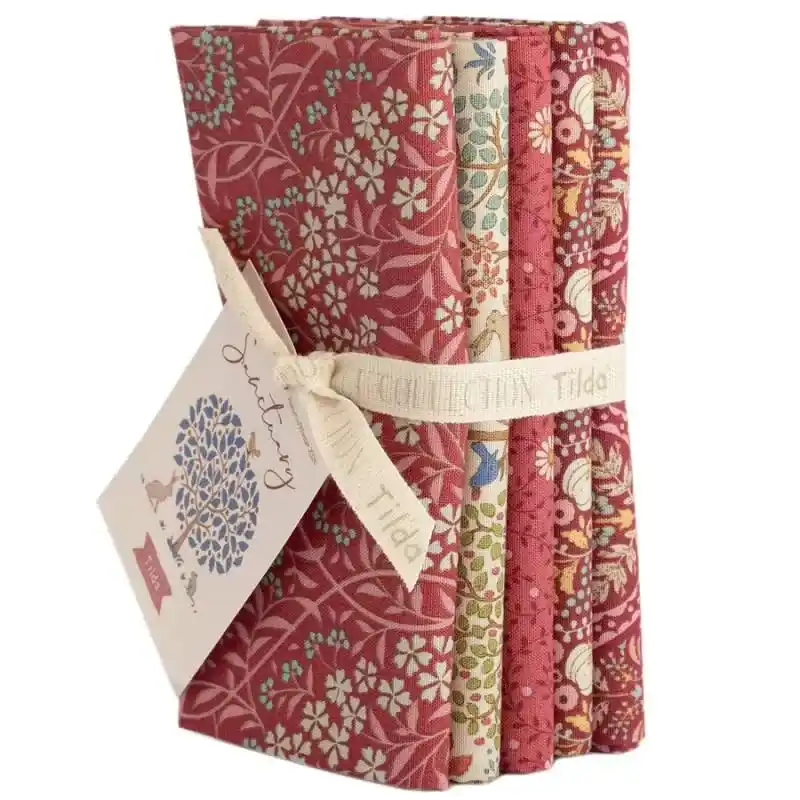 Offerta del giorno | Tilda Sanctuary Bundle Maroon/Rhubarb, 5 Fat Quarter da 50 x 55 cm Rossi
