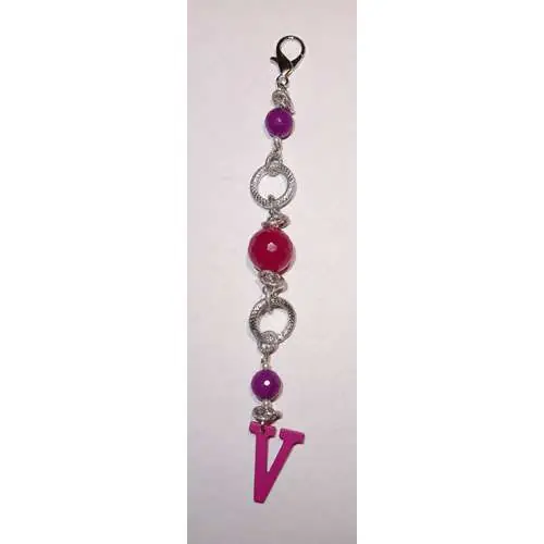 Segnaforbici con lettera “v” by roberta dazzini | Promozione speciale