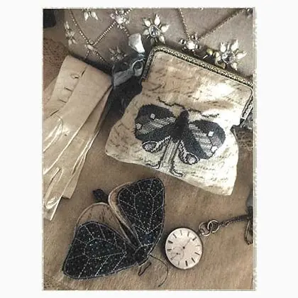 Lady Moth Purse - Affrettati
