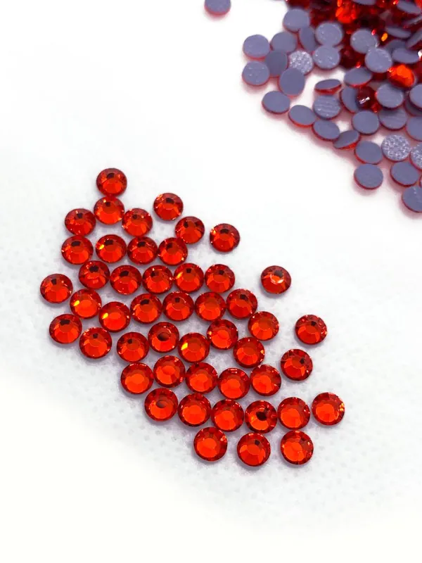 Strass termoadesivi hotfix "Light Siam" da 4 mm - STARFIX SS16 | Spedizione veloce